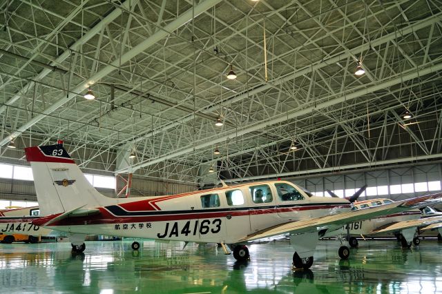 JA4163 — - Beechcraft 36 Bonanzabr /Civil Aviation College(MIYAZAKI.JPN)(Hangar)br /独立行政法人 航空大学校