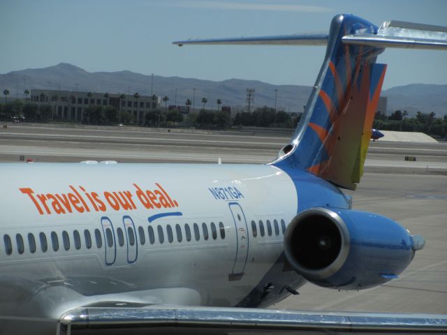 McDonnell Douglas MD-83 (N871GA)