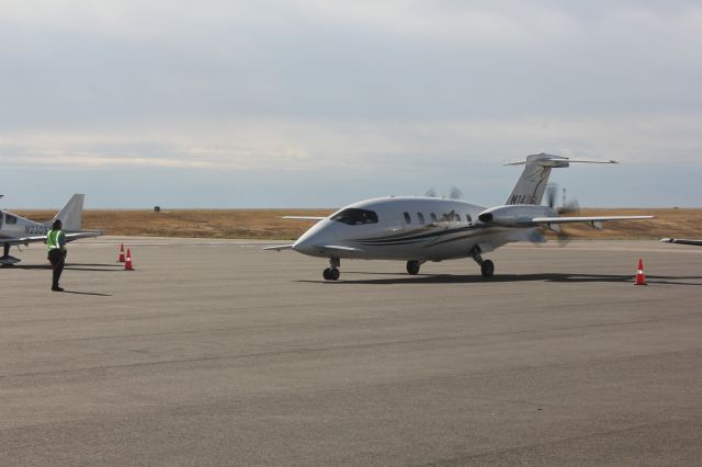 Piaggio P.180 Avanti (N143SL)