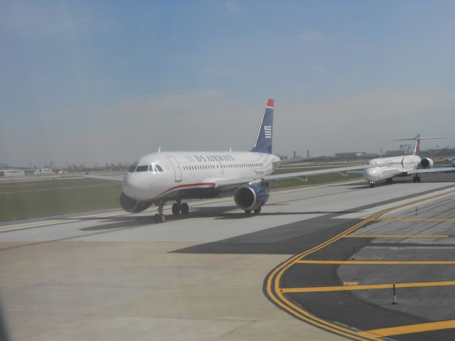 Airbus A320 (N704US)