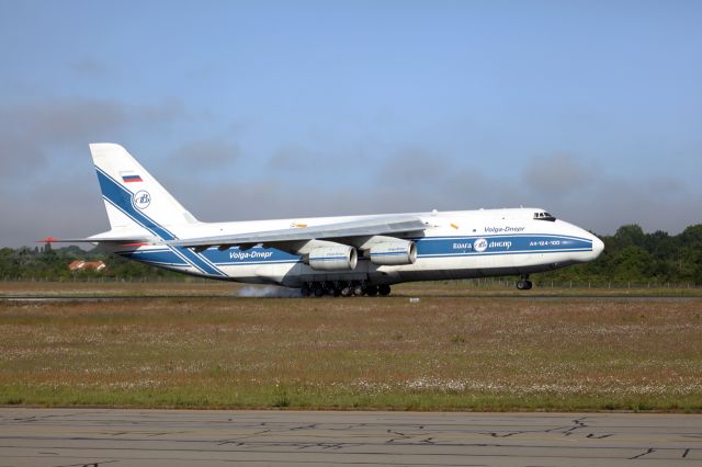 Antonov An-124 Ruslan (RA-82046) - arrivée le 27-05-2016 à Nantes