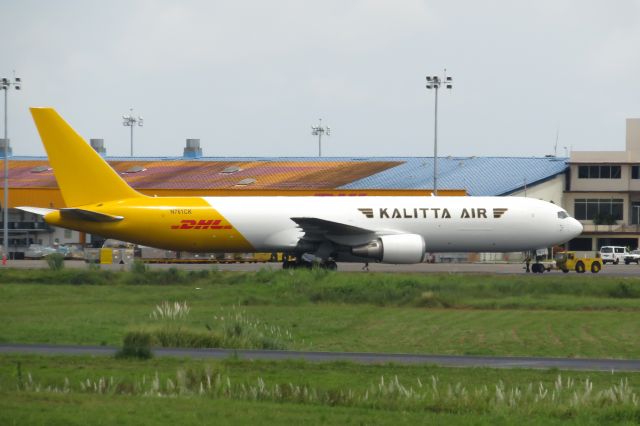 BOEING 767-300 (N761CK)