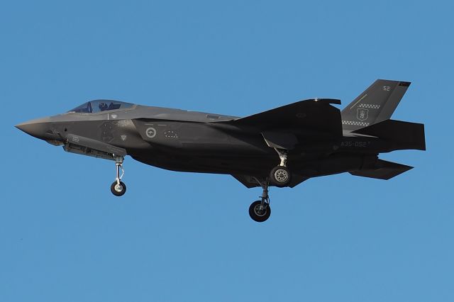 Lockheed F-35C (20-5634) - Lockheed Mar.tin F-35 msn AU-52, USAF 20-5634 RAAF A35-52 3 sqn, 77 sqm markings. YPEA 03 May 2023