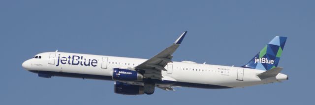 Airbus A321 (N991JT)