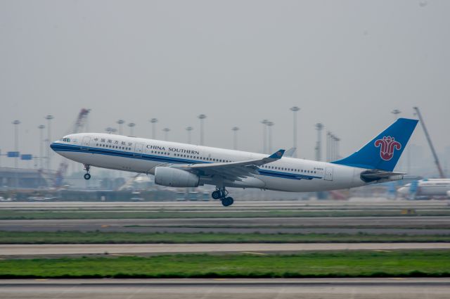 Airbus A330-200 (B-6059) - 广州白云机场2017年4月16日摄