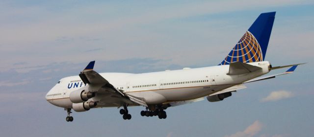 Boeing 747-400 (N180UA) - 10/9/15 Shot 2br /ETAR/RMS to BWIbr /Flight 2282