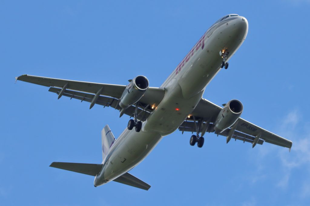 Airbus A321 (EP-SSM)