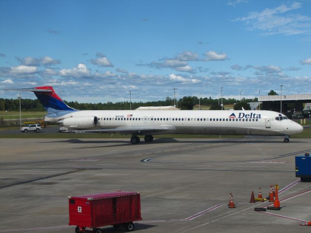 McDonnell Douglas MD-88 (N913DL)