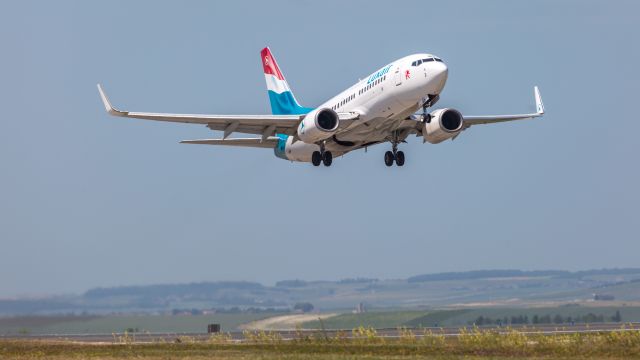 Boeing 737-700 (LX-LGS)