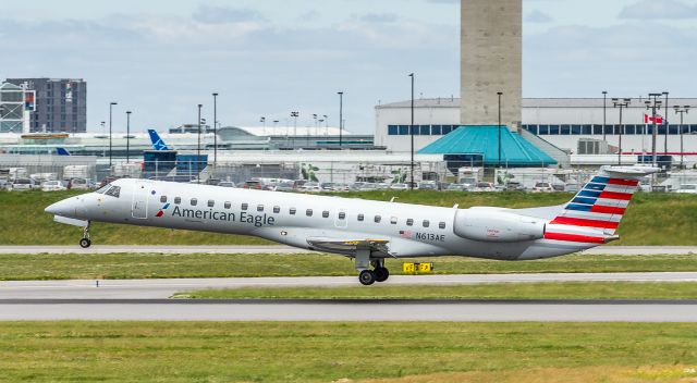 Embraer ERJ-145 (N613AE)