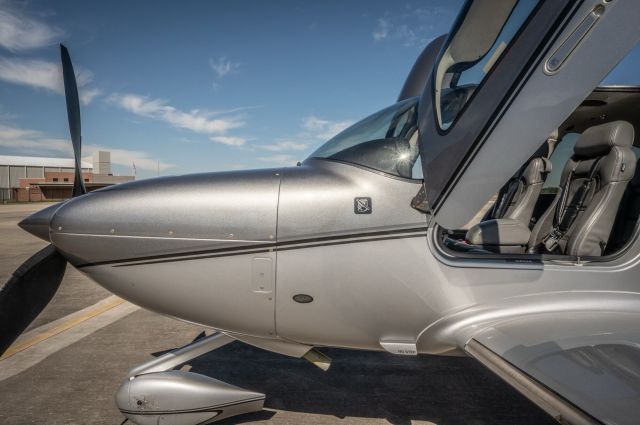 Cirrus SR-22 (N125FD)