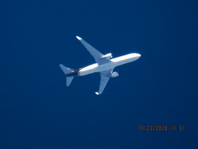 BOEING 767-300 (N352UP)