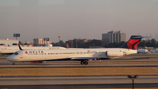 McDonnell Douglas MD-88 (N983DL)