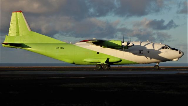 Antonov An-12 (UR-KDM) - Aeroporto de Santa Maria - LPAZ - Azores 08/11/2020