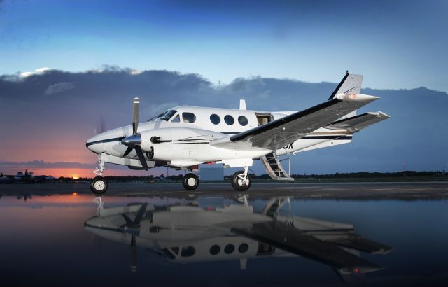 Beechcraft King Air 90 (N665JK)