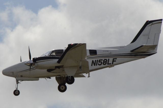 Beechcraft Baron (58) (N158LF)