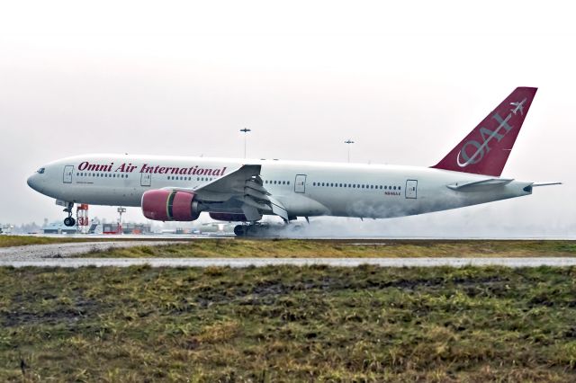 Boeing 777-200 (N846AX)