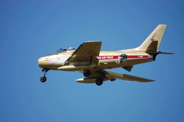 — — - RCAF Canadair Sabre Golden Hawks