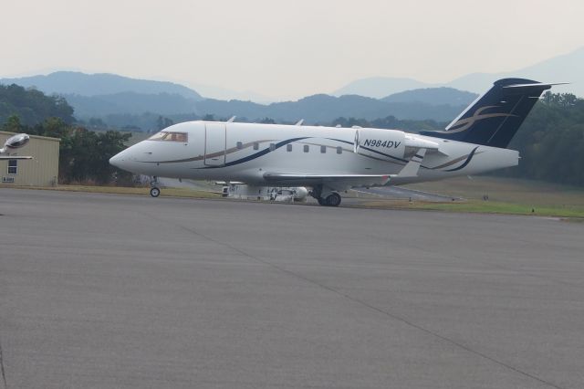 Canadair Challenger (N984DV)