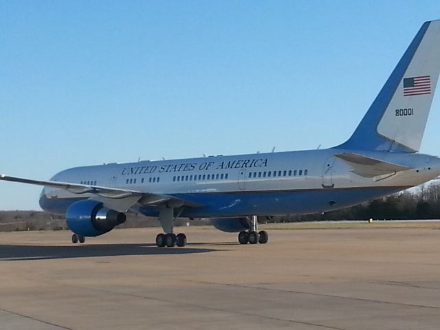 Boeing 757-200 (N80001) - Chairman of the Joint Chiefs arriving at KCLL, Easterwood Field for a conference at Texas A&M University.