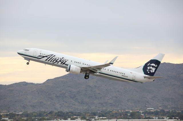 Boeing 737-700 (N462AS)