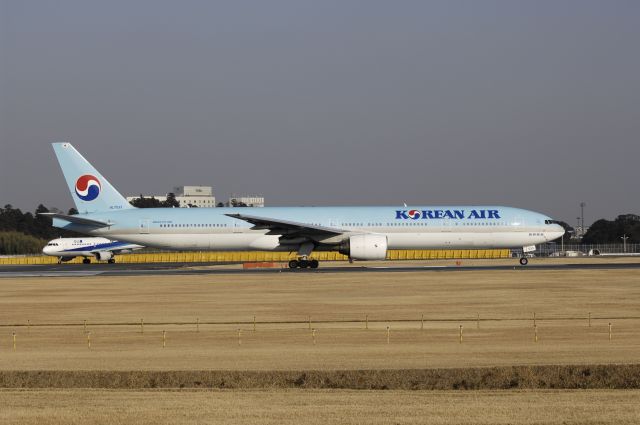 Airbus A330-300 (HL7540) - Departure at NRT Airport Runway 16R on 2011/12/29