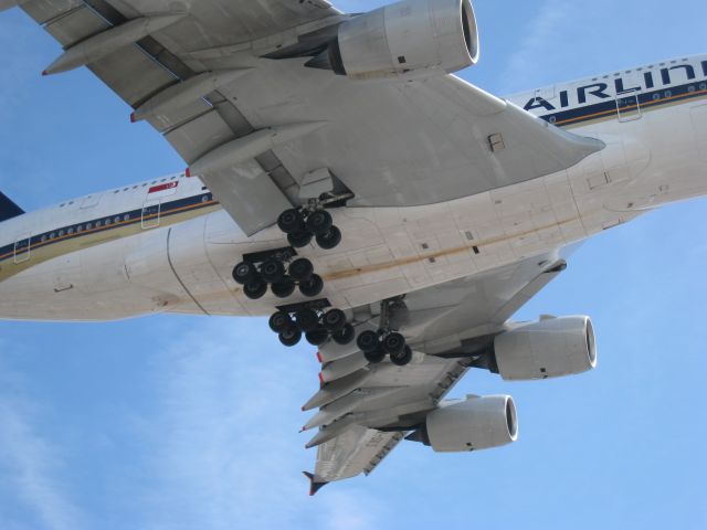 Airbus A380-800 (9V-SKS) - Singapore Airlines A380 landing at Heathrow