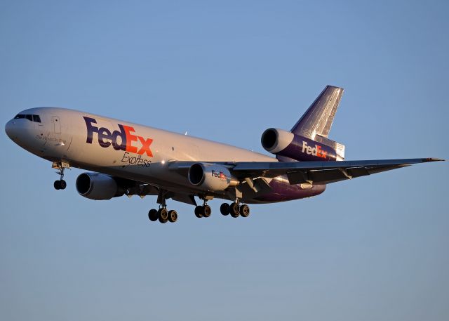 McDonnell Douglas DC-10 (N320FE)