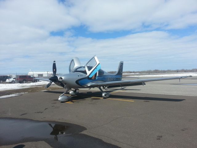 Cirrus SR-22 (N754PS)