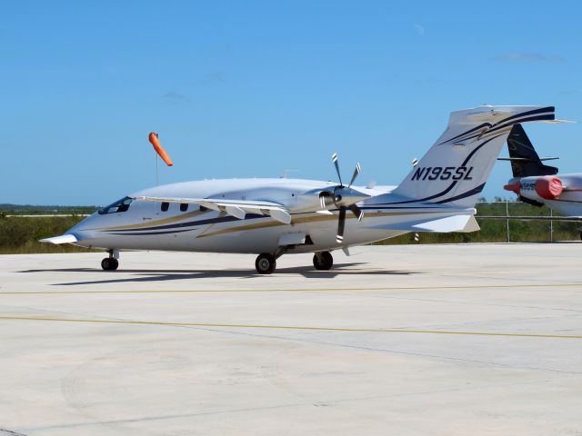 Piaggio P.180 Avanti (N195SL)