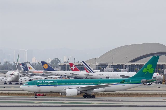 Airbus A330-300 (EI-LAX)