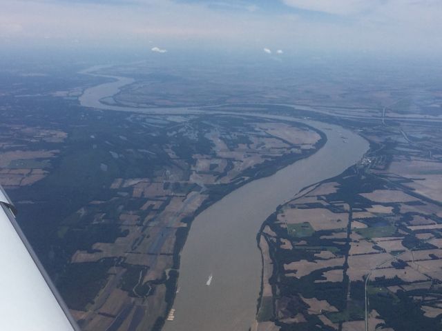 Cirrus SR-22 (N877MS) - Ohio River meets The Mississippi 