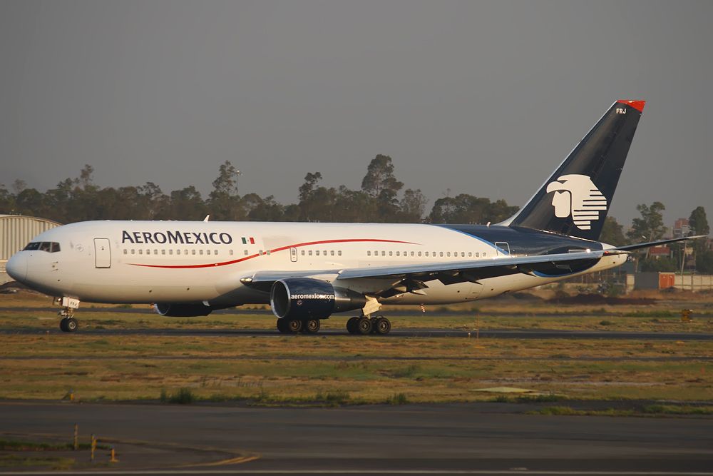 BOEING 767-200 (XA-FRJ)