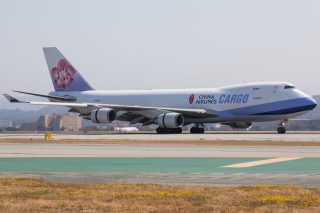 Boeing 747-400 (B-18723)