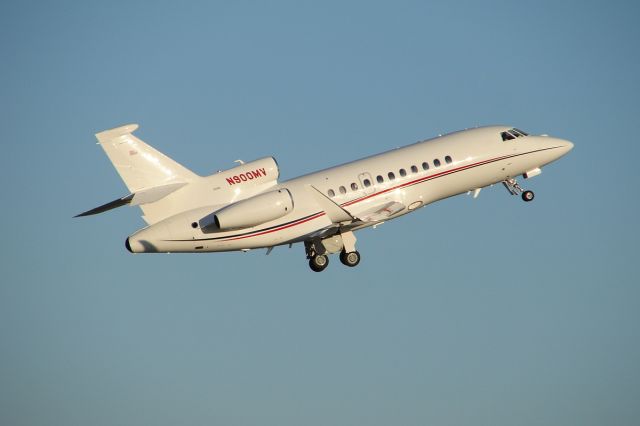 Dassault Falcon 900 (N900MV)