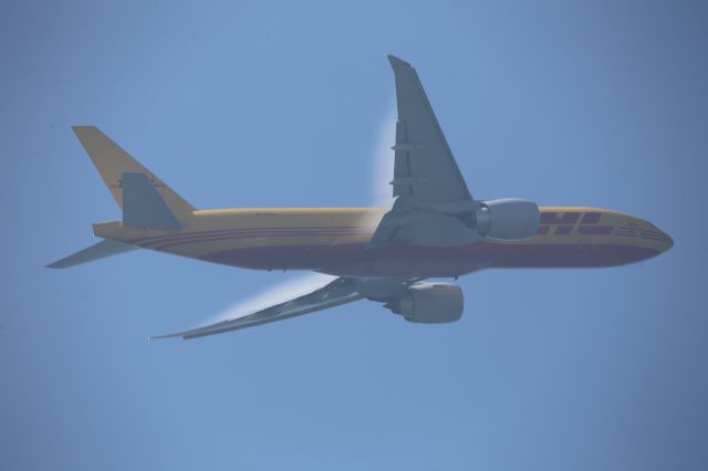 BOEING 777-200LR (N776CK)