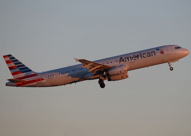 Airbus A321 (N507UW)