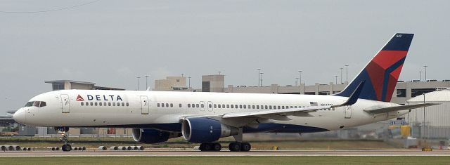 Boeing 757-200 (N627DL)