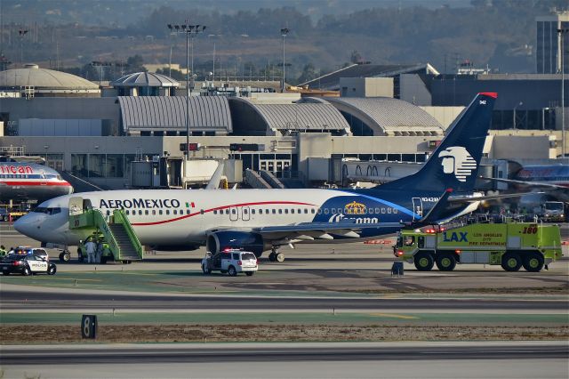 Boeing 737-800 (N342AM)