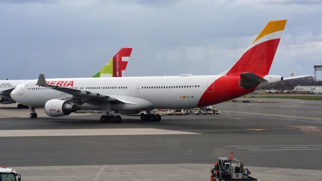 Airbus A330-300 (EC-LUX) - 4/15/19