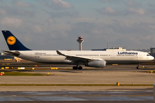 Airbus A330-300 (D-AIKC)