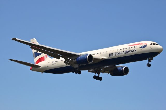 BOEING 767-300 (G-BNWO)