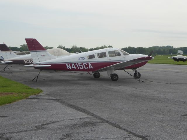 Piper Cherokee (N415CA)