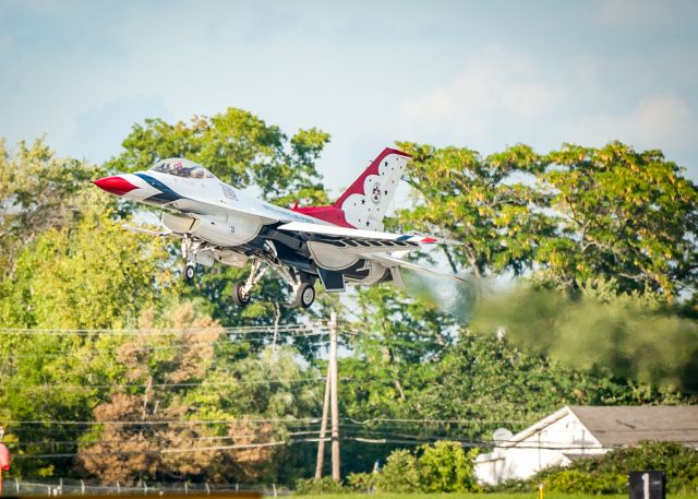 Lockheed F-16 Fighting Falcon —