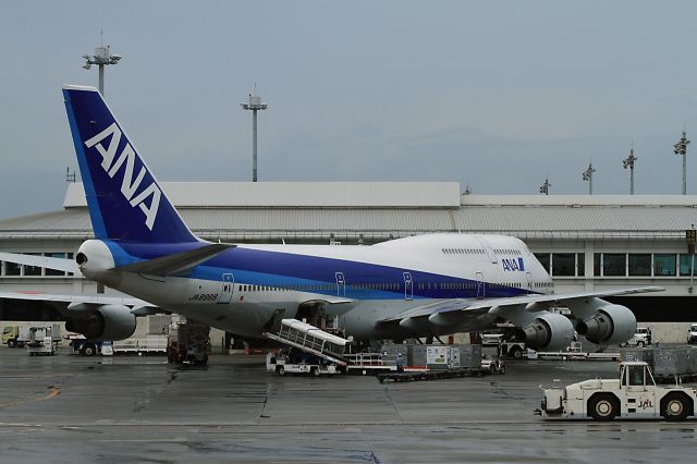 Boeing 747-400 (JA8966)