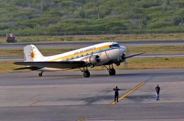 Douglas DC-3 (YV911C)