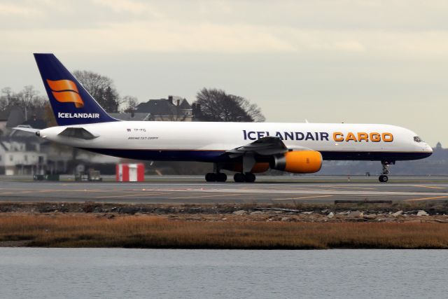 Boeing 757-200 (TF-FIG) - 'Iceair 760' holding for departure back to Keflavik International Airport in Iceland