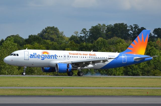 Airbus A320 (N222NV) - Arriving runway 2 - 9/7/15