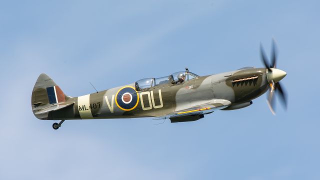SUPERMARINE Spitfire (G-LFIX)