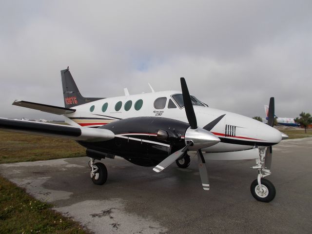 Beechcraft King Air 90 (N36TG)